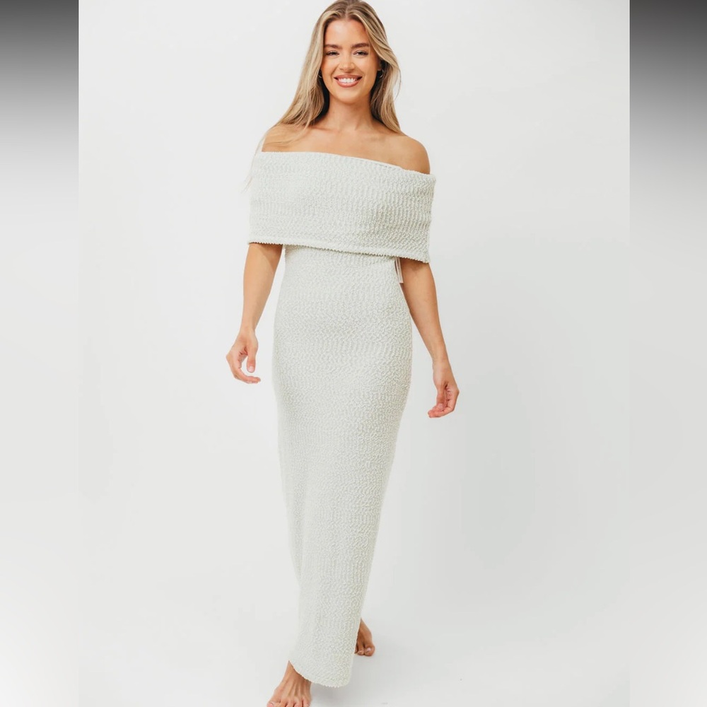 Chic Strapless Cream Dress